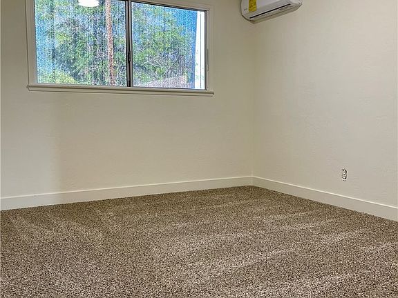 4th image of 1112 Devon Pl