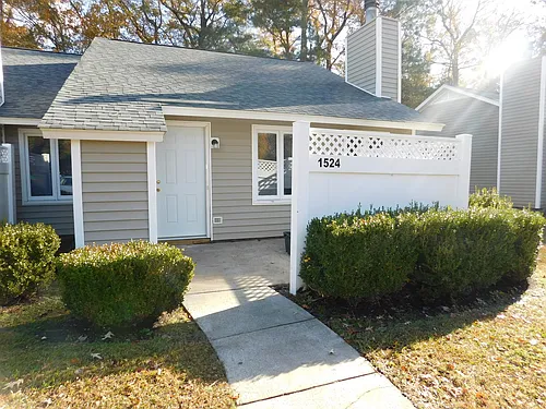 1524 College Way Photo 1