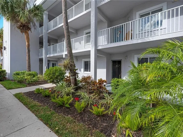 7831 Regal Heron Cir APT 105, Naples, FL 34104