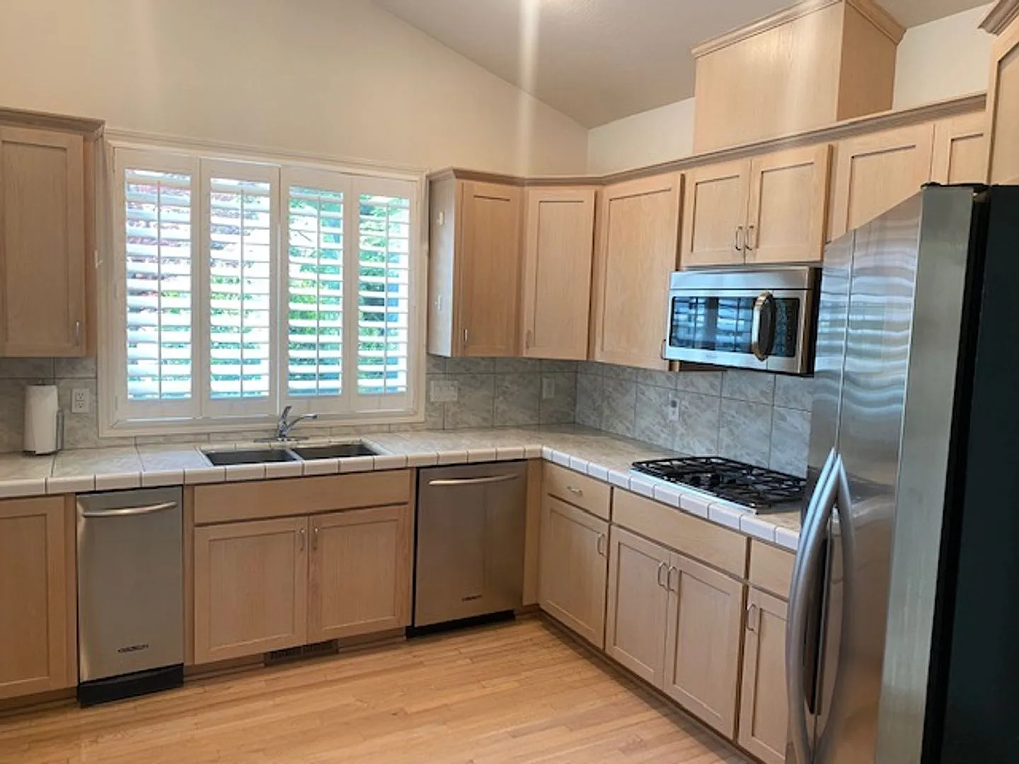 New To Market, 3 Bedroom East Medford Home — Photo 3