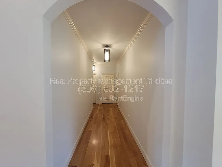 1644 Naples Ln — Photo 13
