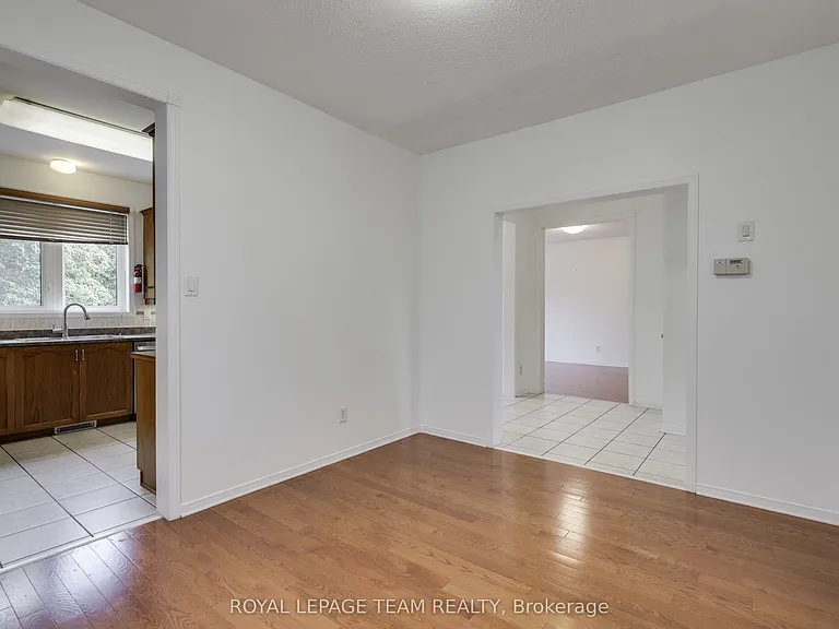 35 Norgold Cres — Photo 21