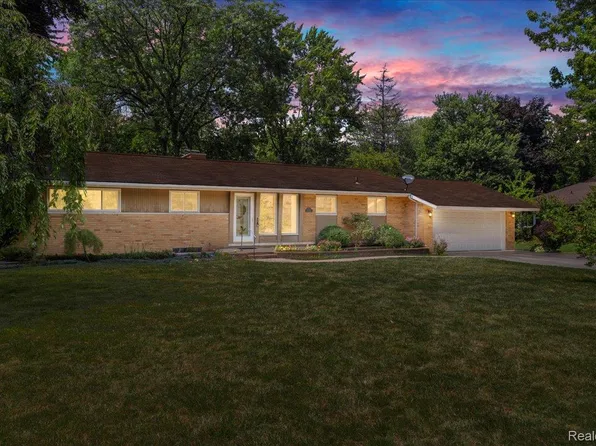 36503 Acton St, Clinton Township, MI 48035