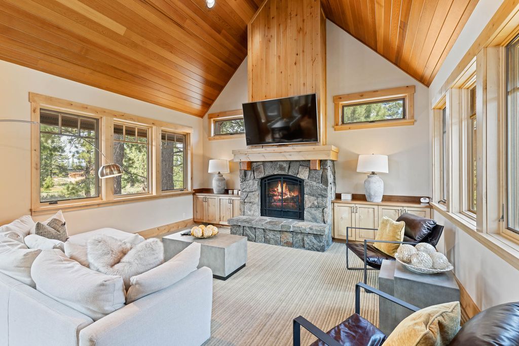 9353 Heartwood Drive 4