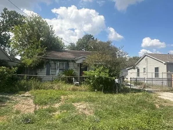 6821 Appleton St, Houston, TX 77022