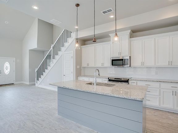 5th image of 2118 Glenna Goodacre Blvd