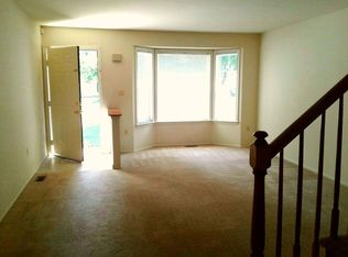 26 Tree Top Rd, Middlesex, NJ 08846