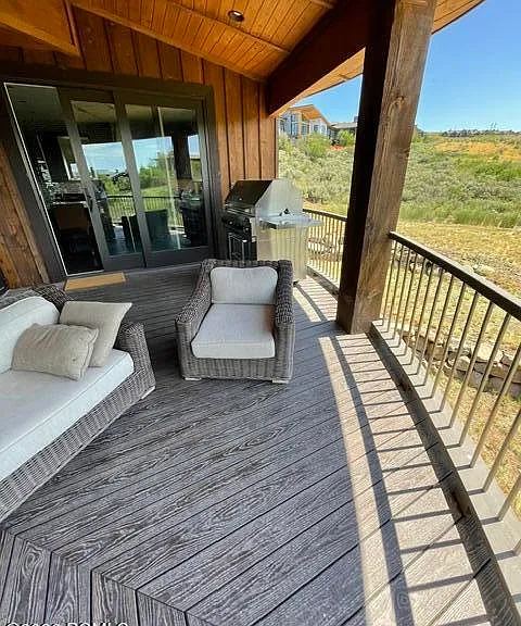 1135 E Lasso Trl — Photo 32