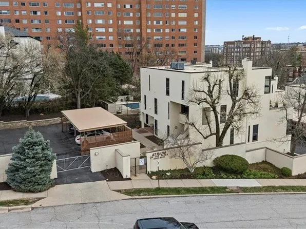 4549 Walnut St, Kansas City, MO 64111
