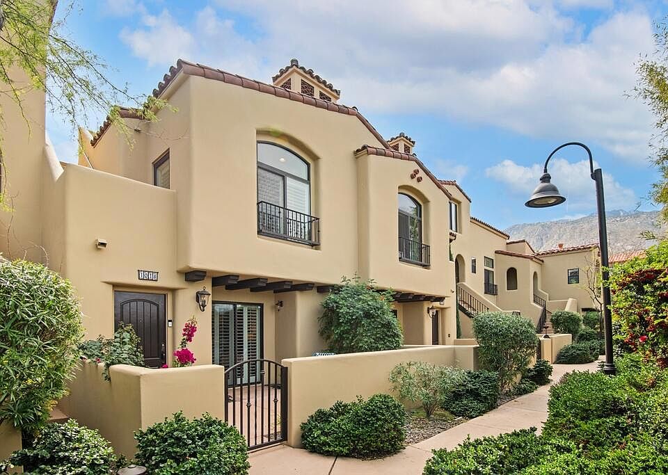 1st image of 1018 Villorrio Dr N