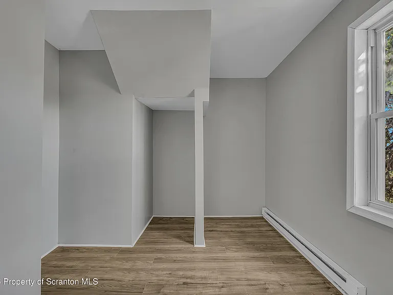 1502 Church Ave — Photo 8