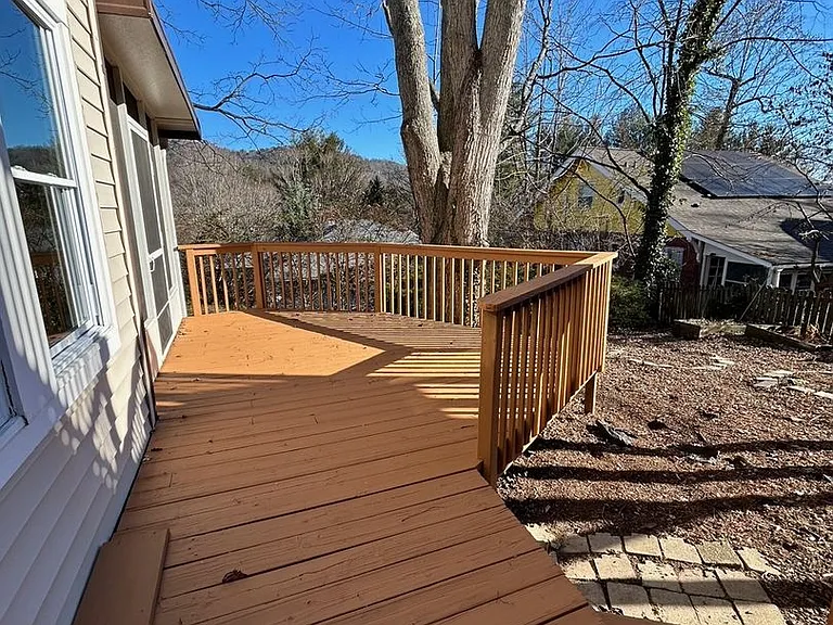 40 Larchmont Rd — Photo 57