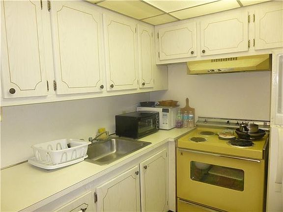 3rd image of 474 Durham P #474