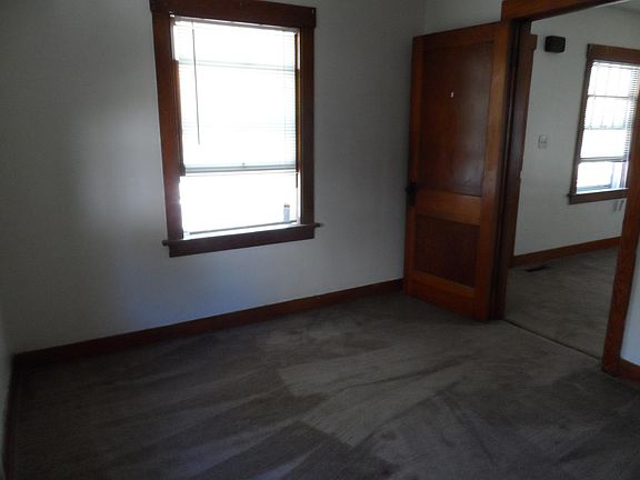 2nd image of 606 Washington St