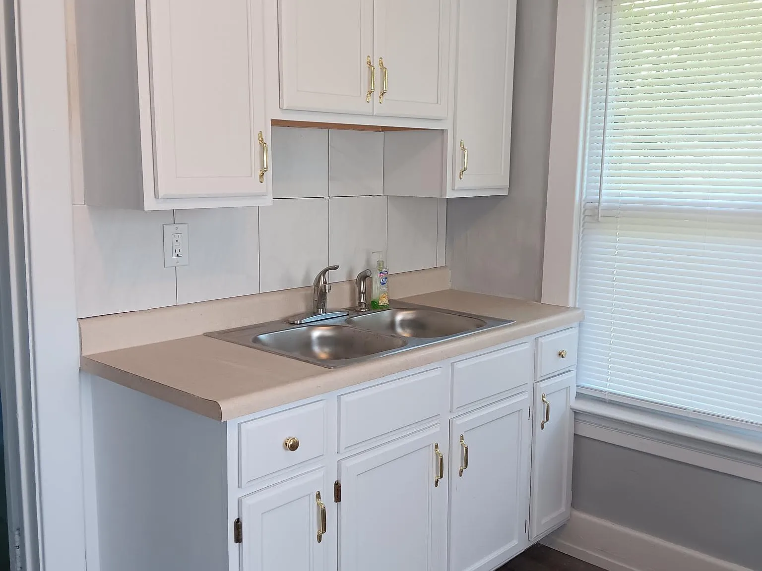 2 bed, 950 sqft, $860 — Photo 1