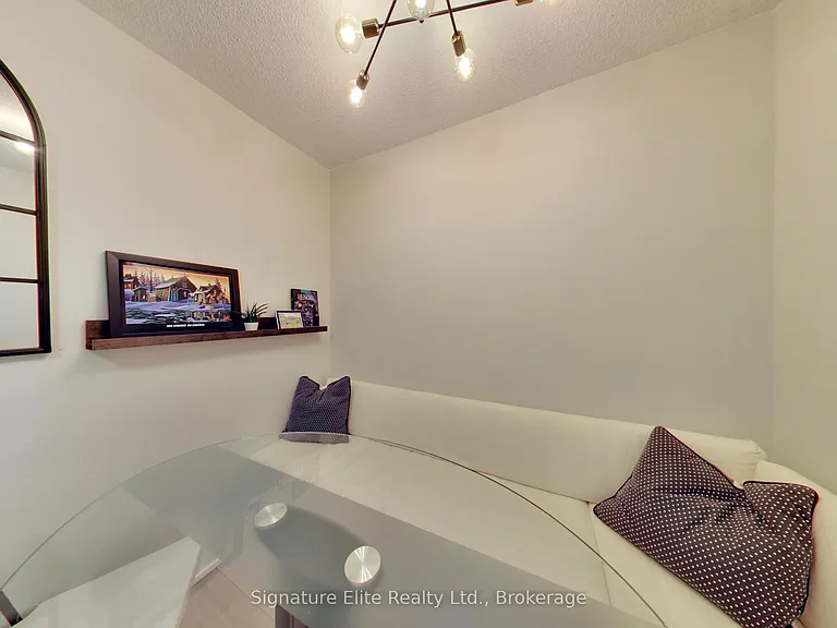 7 Mabelle Ave #1607 — Photo 23