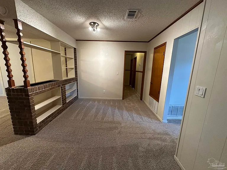 2952 Breckenridge Dr — Photo 4