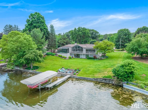 1433 Riverton Ave SE, Grand Rapids, MI 49546