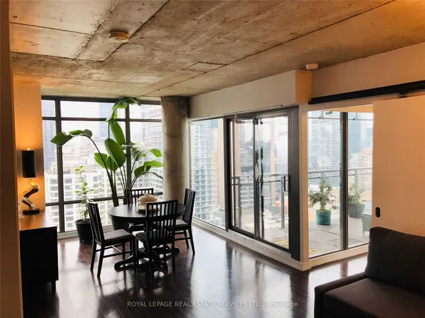 22 Wellesley St E, Toronto, ON