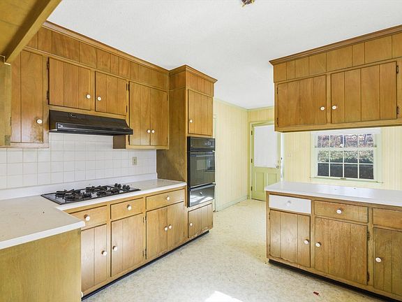 5th image of 823 Oakland Dr
