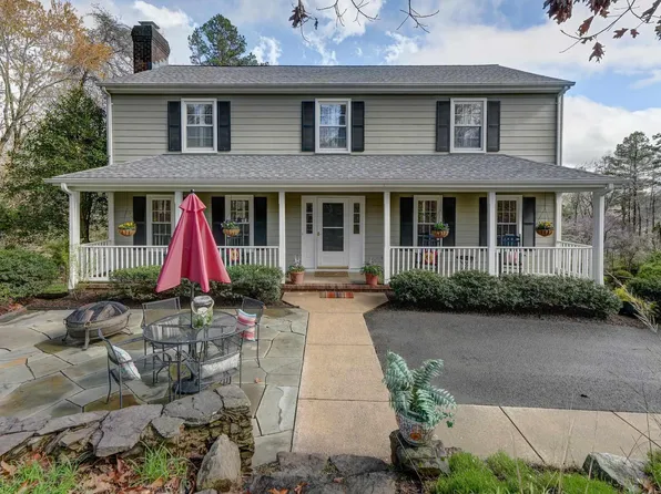 2130 Nandina Ct, Charlottesville, VA 22911