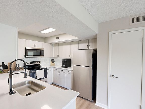 Newly Renovated Kitchen with Quartz Countertops