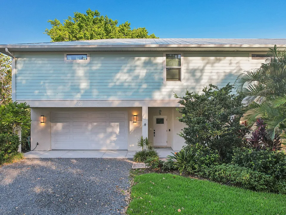 501 Channel Ln