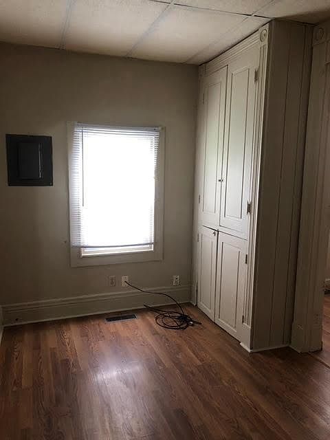 1st image of 225 S 12th St