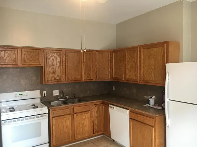 623 S Lazelle St — Photo 3