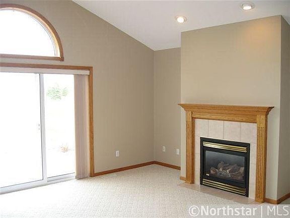 4th image of 1275 Cypress Drive W