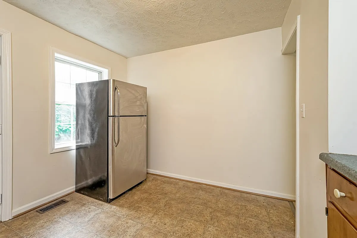 1103 Louise Rd — Photo 4