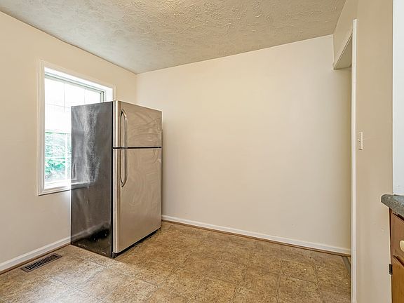 4th image of 1103 Louise Rd