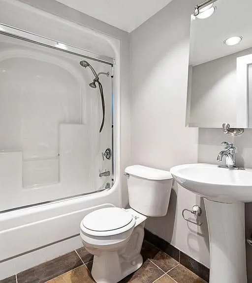 7 N Columbus Blvd #223 — Photo 21