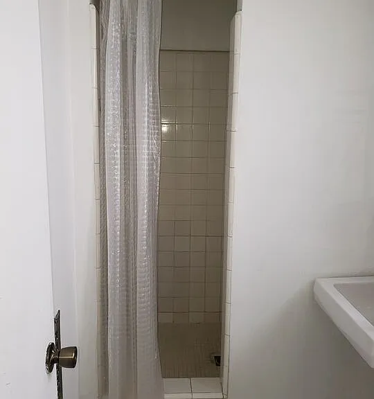 5641 N Halbrent Ave #10 — Photo 8