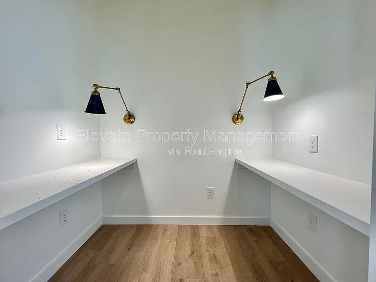216 E Hurd St #200 — Photo 7