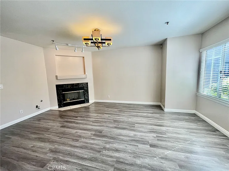 38 N Bonnie Ave #7 — Photo 6