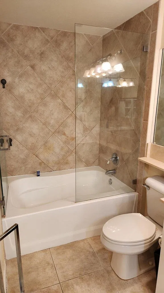 2 bed, 2.0 bath, 1265 sqft, $5,000 — Photo 3