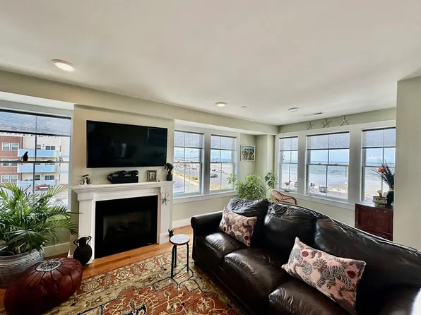 155 Nantasket Ave #404, Hull, MA 02045