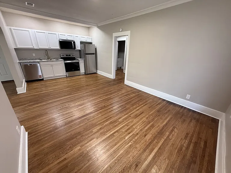 753 N Evergreen St — Photo 9
