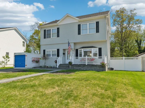 958 Alan Drive, Wantagh, NY 11793