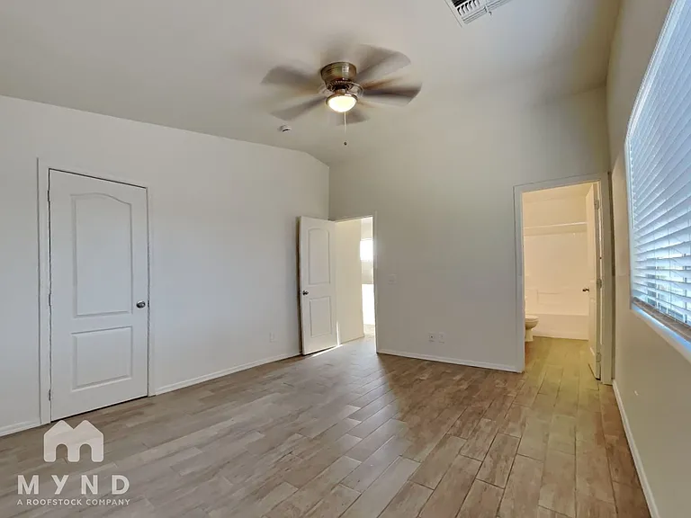 3745 W Medlock Dr — Photo 10