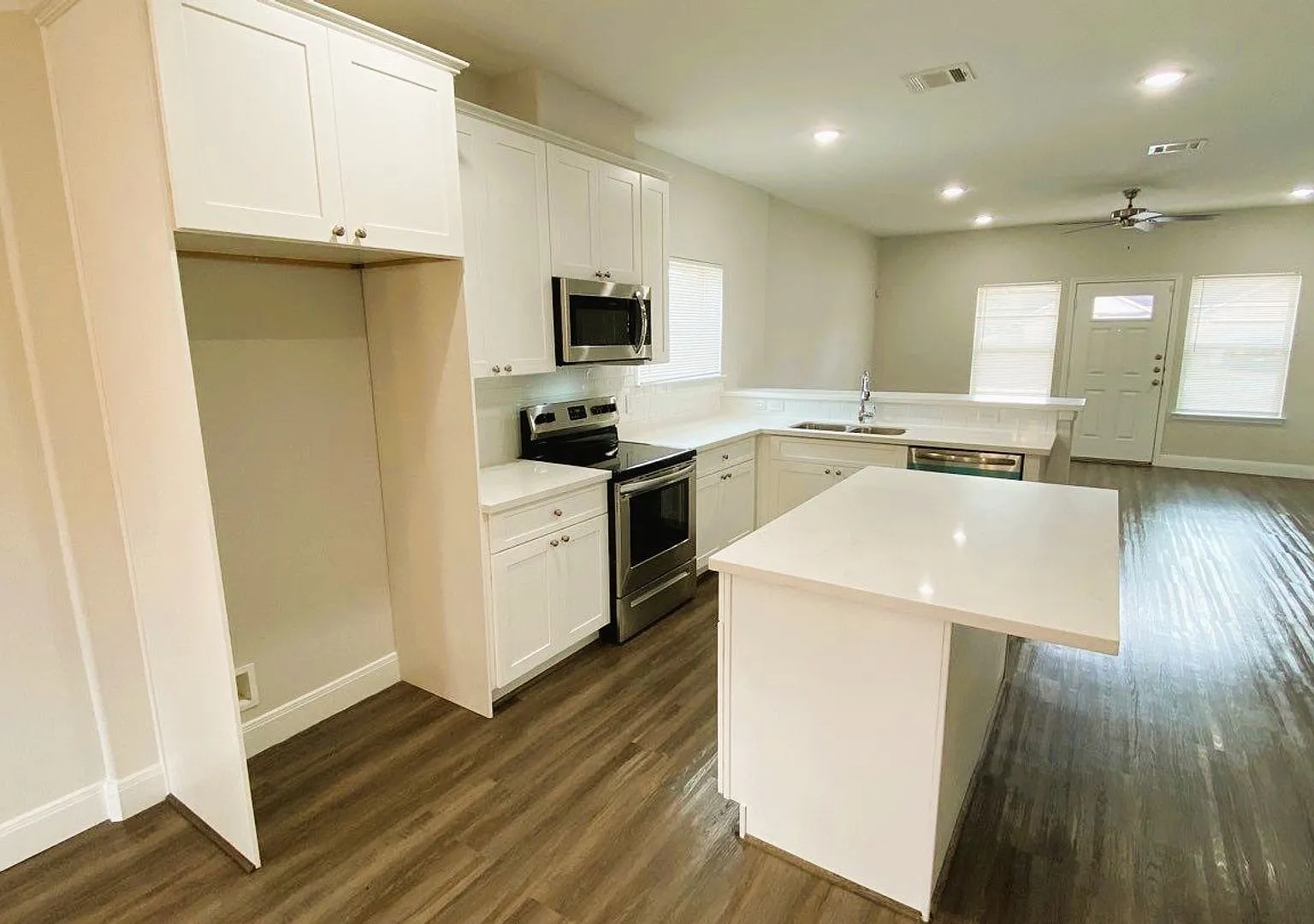 8237 Locksley Rd — Photo 3