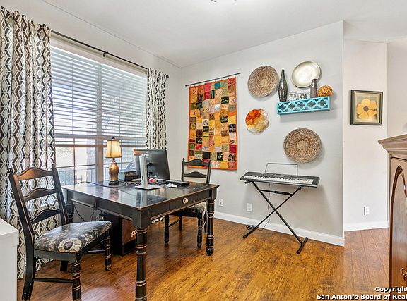 5th image of 2308 Matagorda Cir