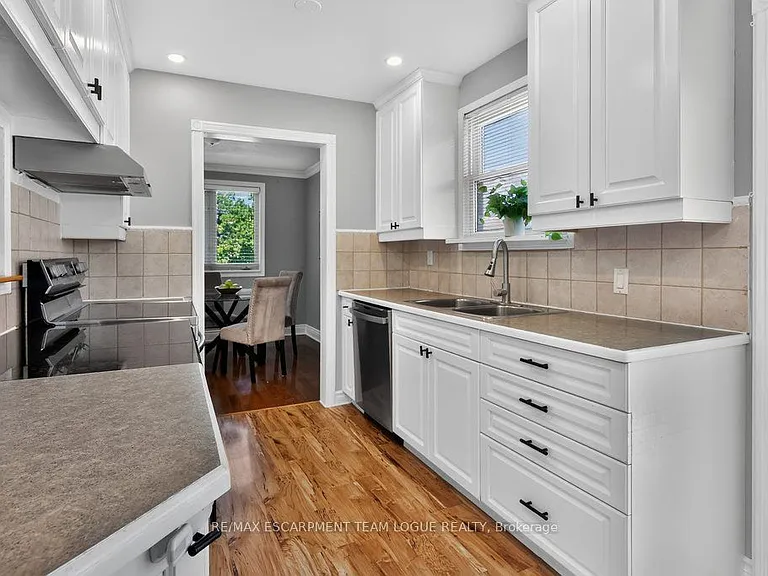 1444 Paddington Ct — Photo 12