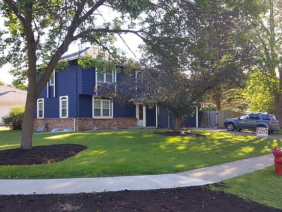 2nd image of 2203 Camelot Ct