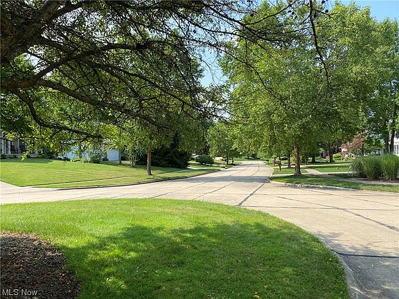 2nd image of 447 Whitebark Cir