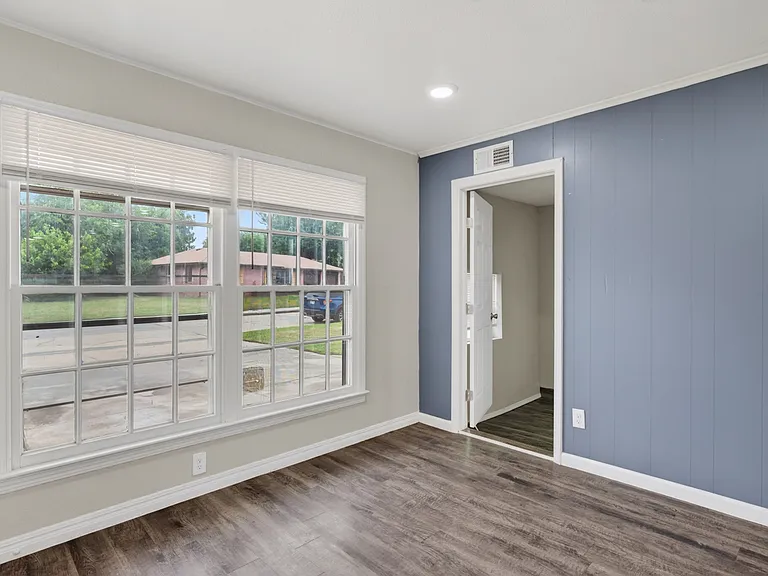 3208 N Roff Ave — Photo 6