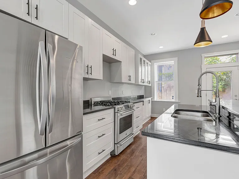 2724 Glendora Ave — Photo 3