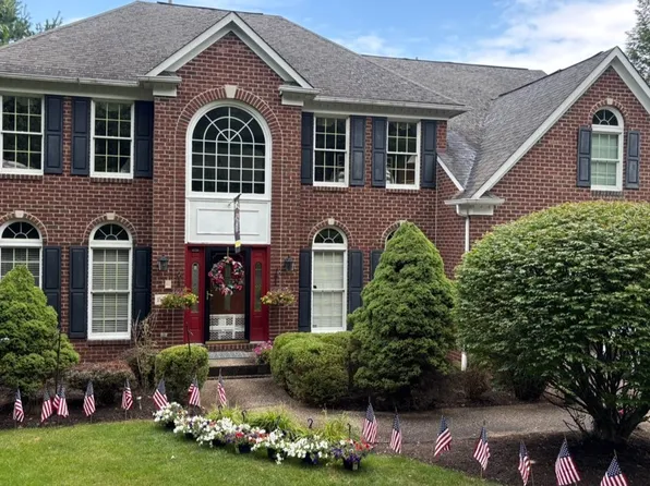 1800 Scarlett Dr, Pittsburgh, PA 15241