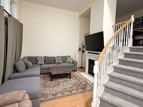 2nd image of 347 Vista Roma Way